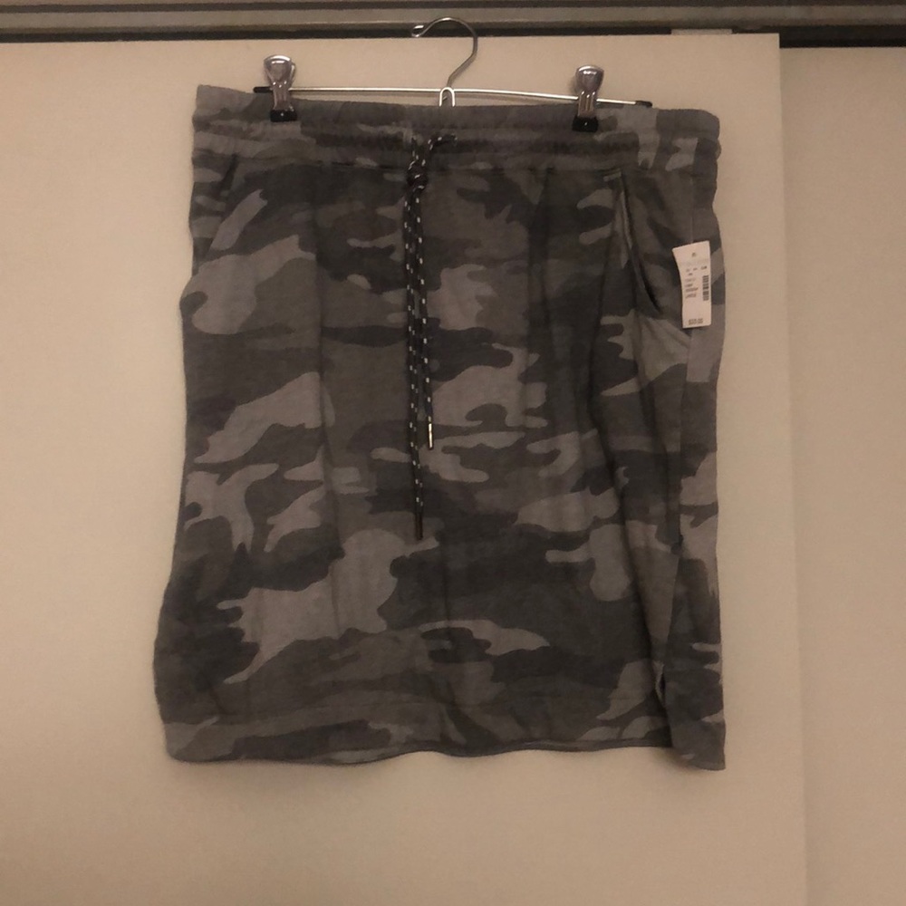 Drawstring camo skirt